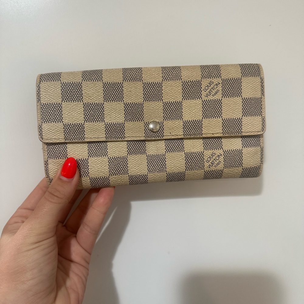 Louis Vuitton Damier Azur Wallet in Cream and Gray - Picture 13 of 13